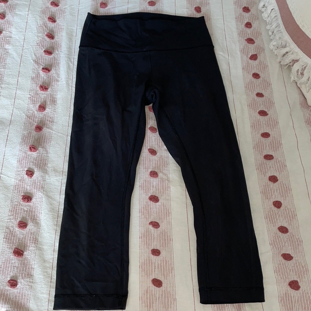 Lululemon Wunder Under Cropped Euc - image 2